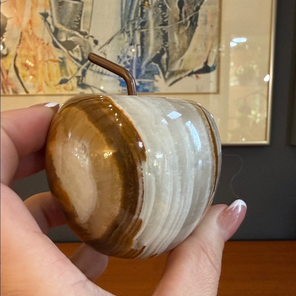 Decorative Caramel Marble onyx  Apple Sculpture - Home Art Accent - Picture 5 of 9